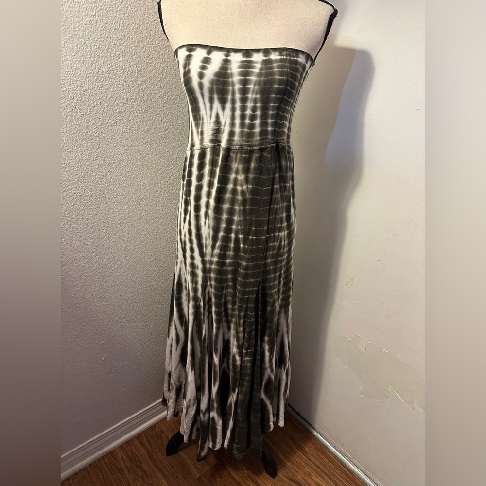 XCVI Gray & White Strapless Tie-Dye Maxi Skirt